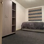 Stylish & Central 2-Bed Flat Nottingham City Centre - Sharing Flat - Host In 1 Bedroom